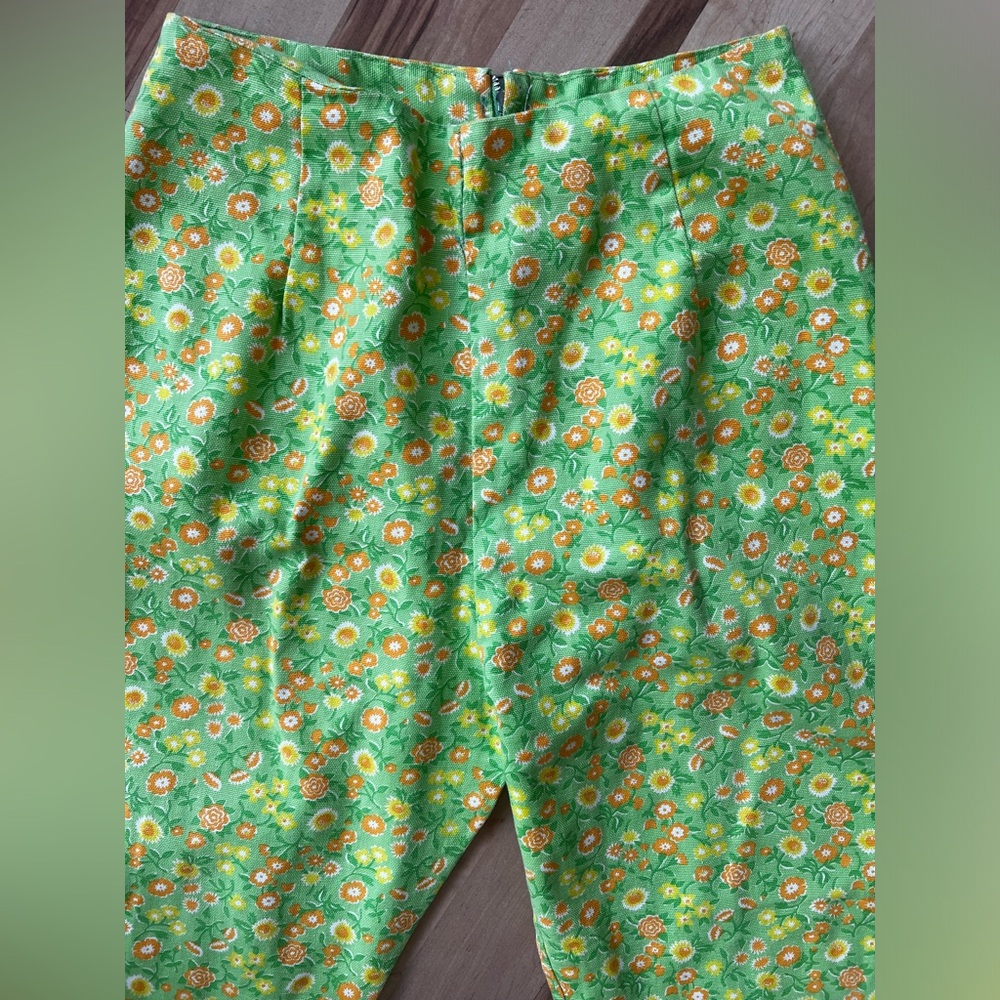 Vintage 60s Bright Green Hanndmade Floral Pants with Crochet Hem - Picture 5 of 9